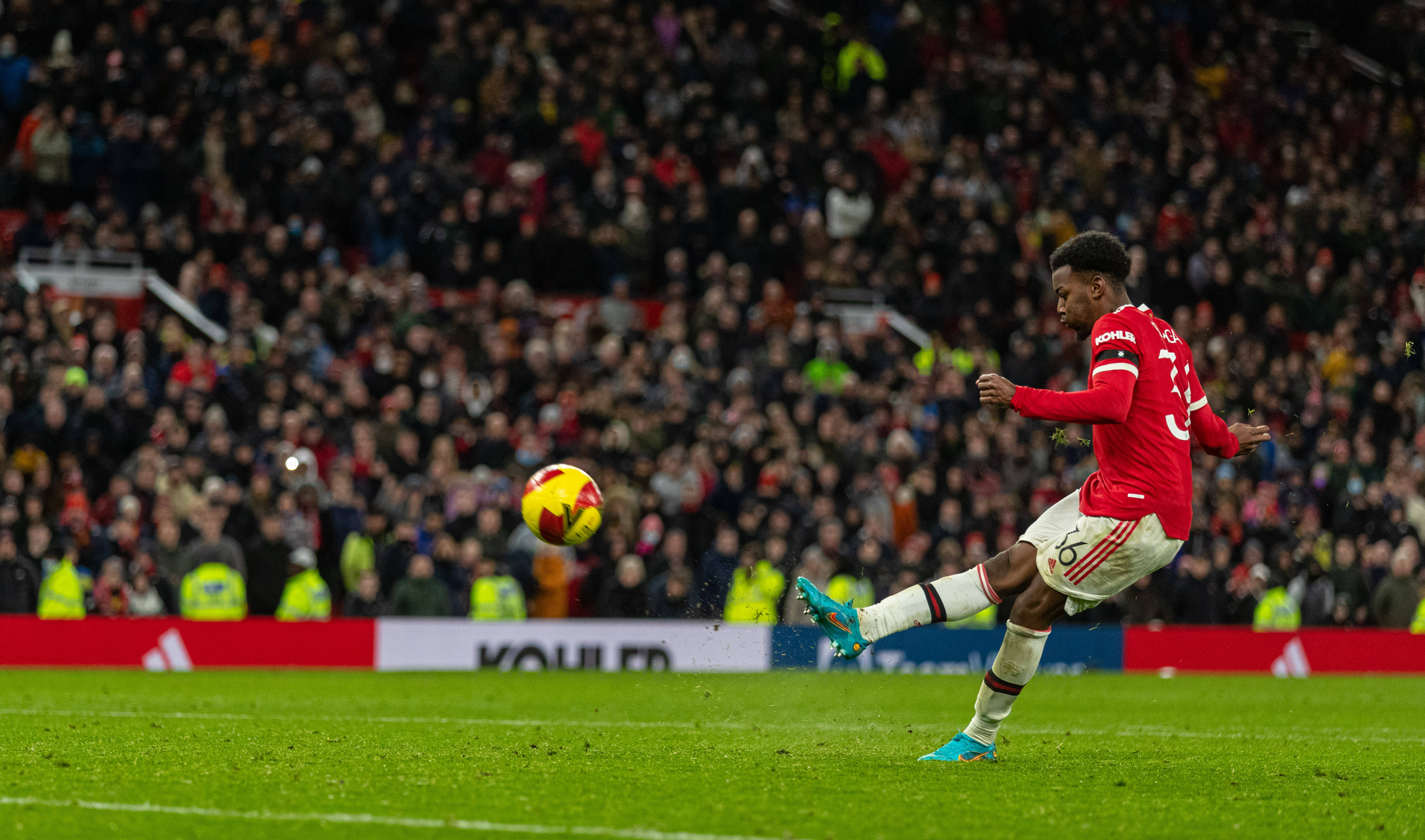 清晨足总杯焦点战；马赛战术微调；更衣室稳定；轮换策略成焦点的简单介绍